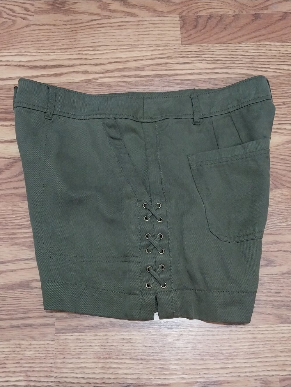 White House Black Market Chino Shorts Women Sz 6 Olive Green Lace Shorts